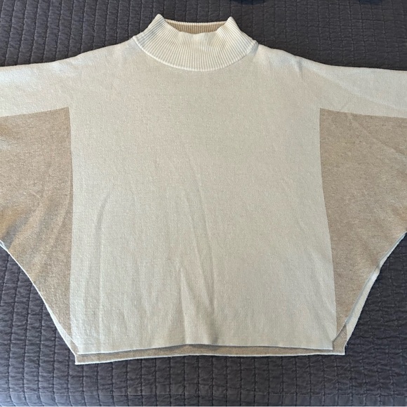 New Condition Note di Anita Turtleneck, Poncho Cream and Tan Knit Wool Blend - Picture 9 of 13